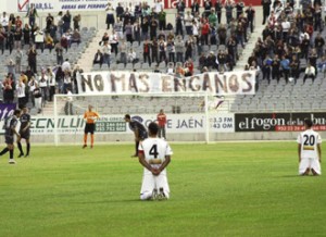 Los jugadores del Jaén protestan por impagos (foto: Marca.com)