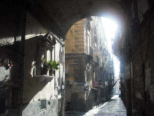 Nápoles, entre el fatalismo y lo divino